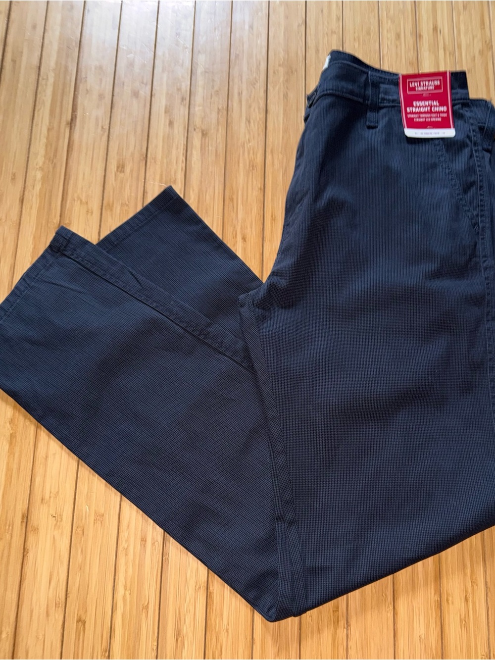 Levi Strauss Signature Essential Straight Chino